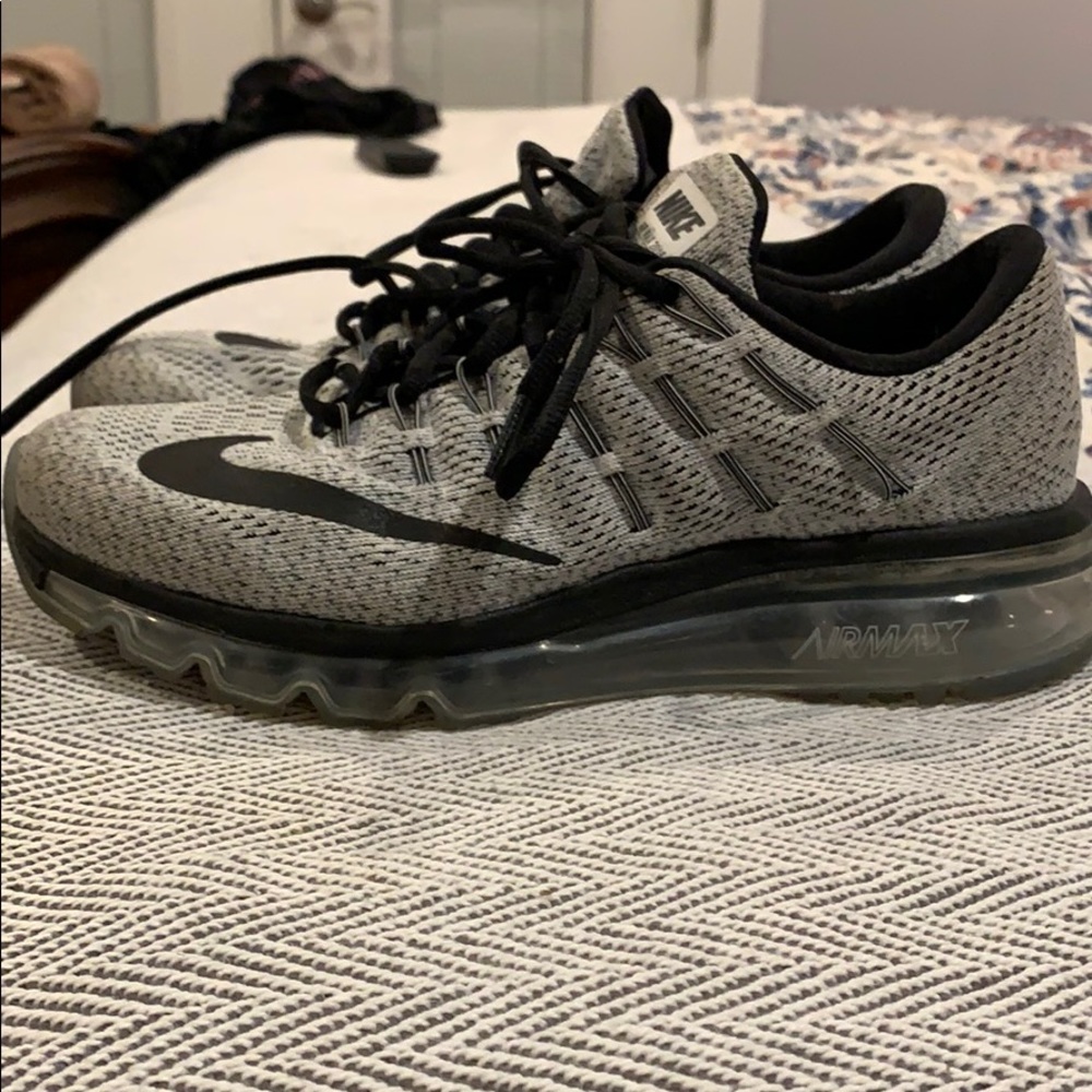 NIKE AIR MAX 2016